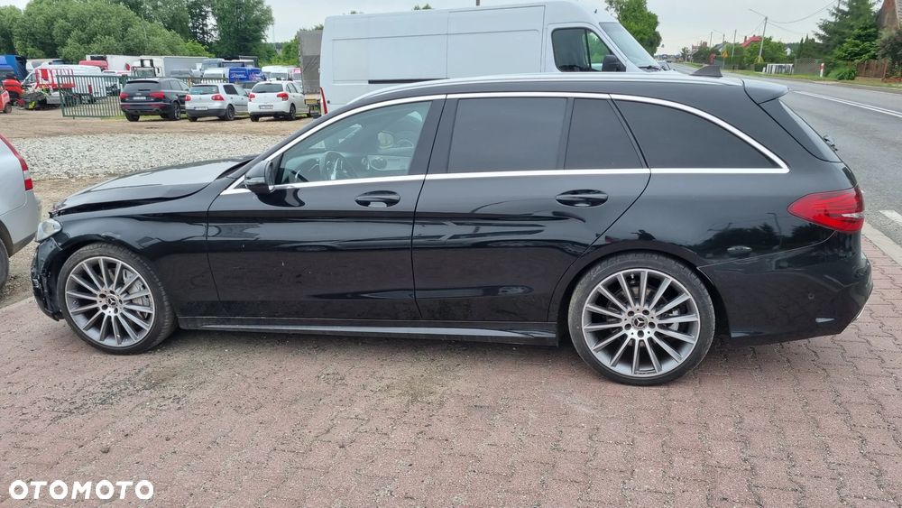 Mercedes-Benz Klasa C 300 9G-TRONIC AMG Line - 11