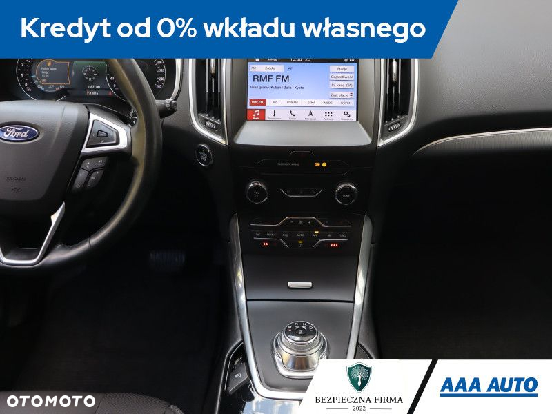 Ford S-Max - 13