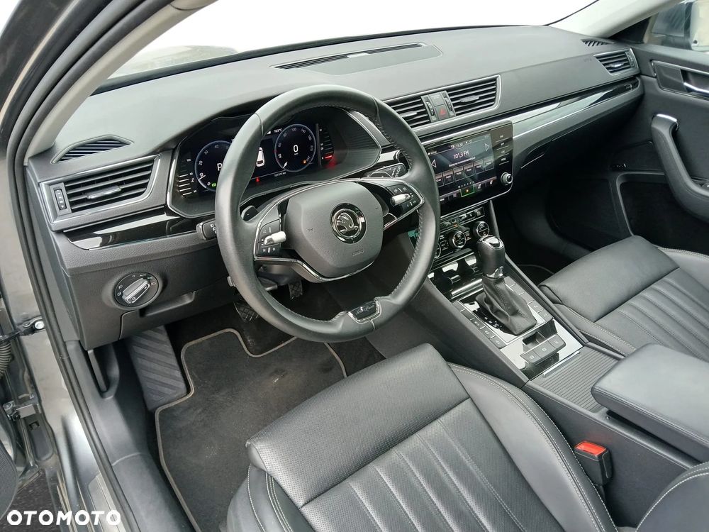 Skoda Superb 2.0 TSI 4x4 L&K DSG - 17
