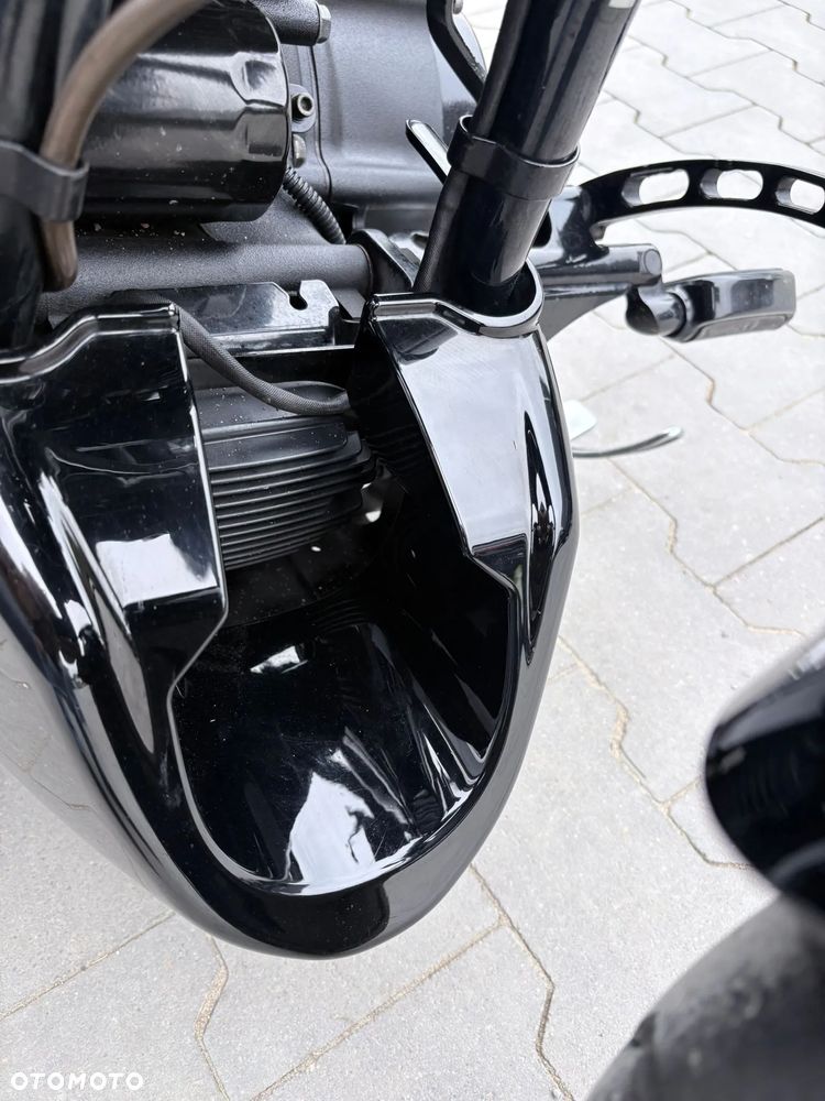 Harley-Davidson Softail Breakout - 15