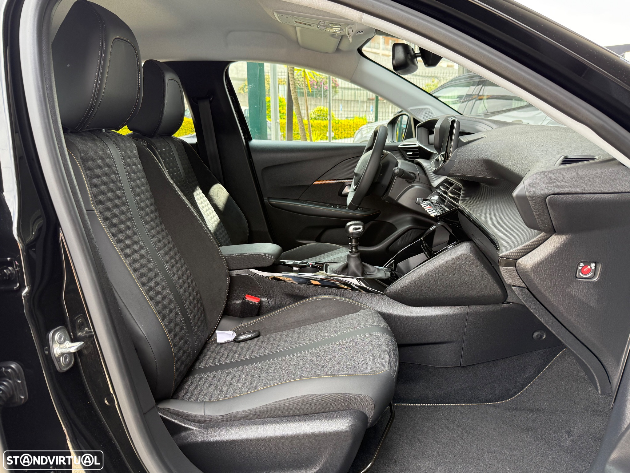 Peugeot 208 1.2 PureTech Allure - 39
