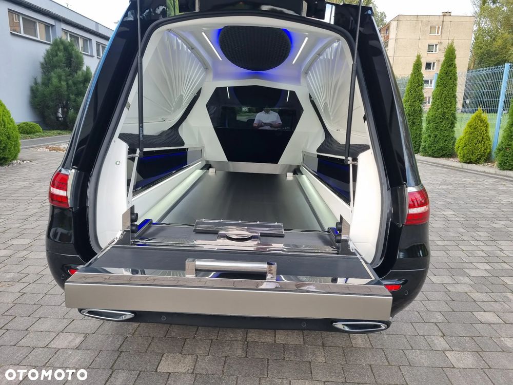 Mercedes-Benz Klasa E 220 d 4-Matic Avantgarde - 22