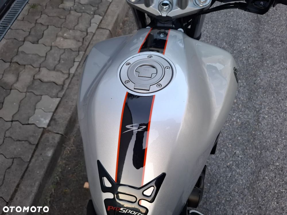 Yamaha FZ6 - 20