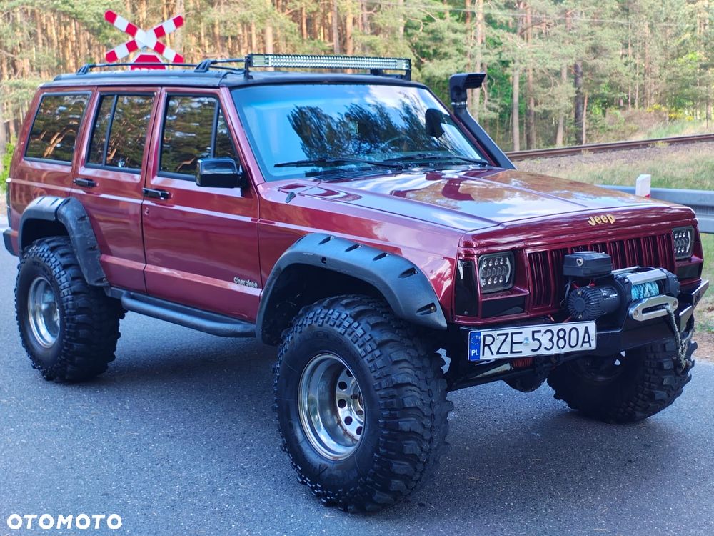 Jeep Cherokee - 17