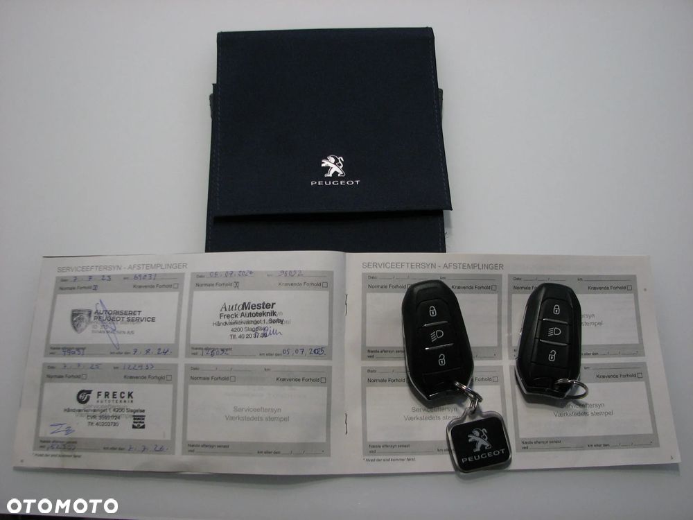 Peugeot 2008 BlueHDi 100 STOP & START Allure - 38