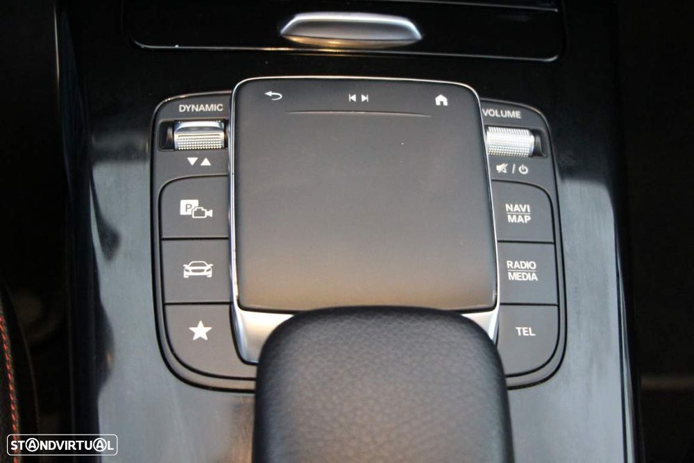 Mercedes-Benz A 250 e AMG Line - 13
