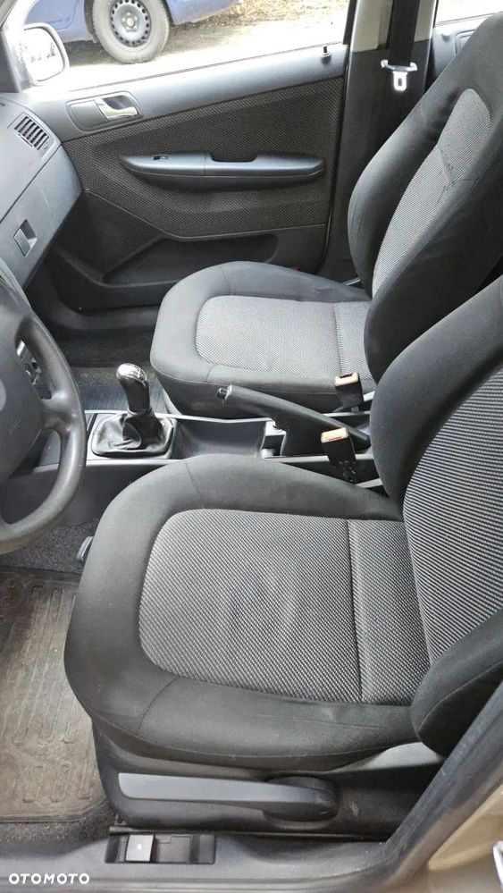 Skoda Fabia 1.4 16V Ambiente - 14