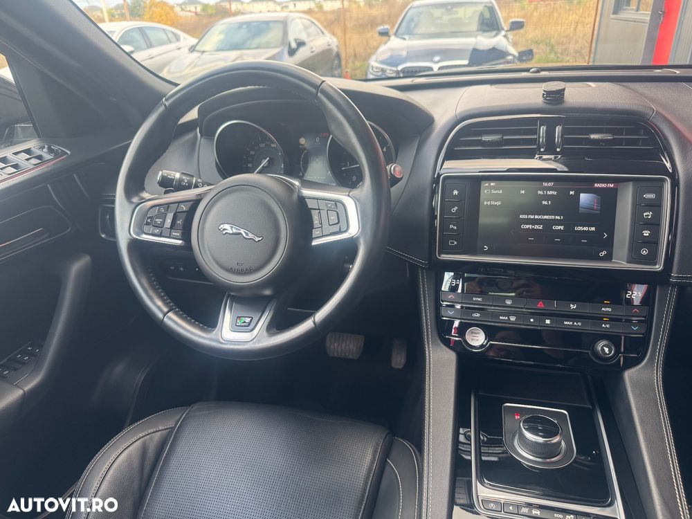 Jaguar F-Pace 20d Aut. R-Sport - 10