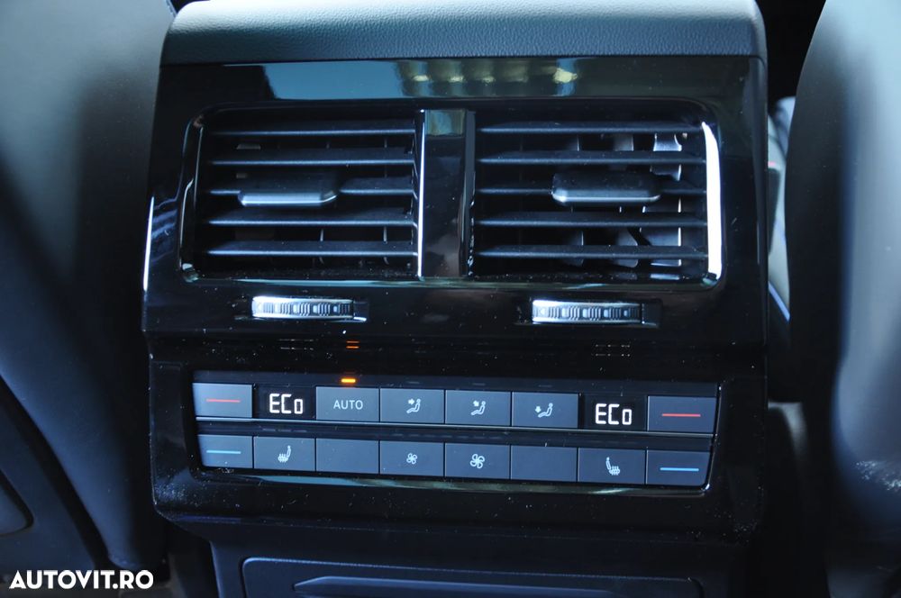 Volkswagen Touareg V6 TSI eHybrid PHEV R - 32