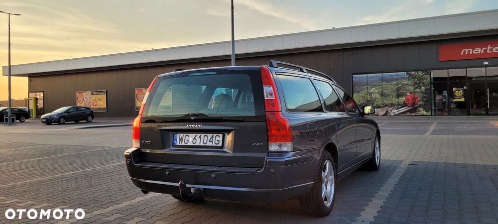 Volvo V70 D5 Momentum - 9