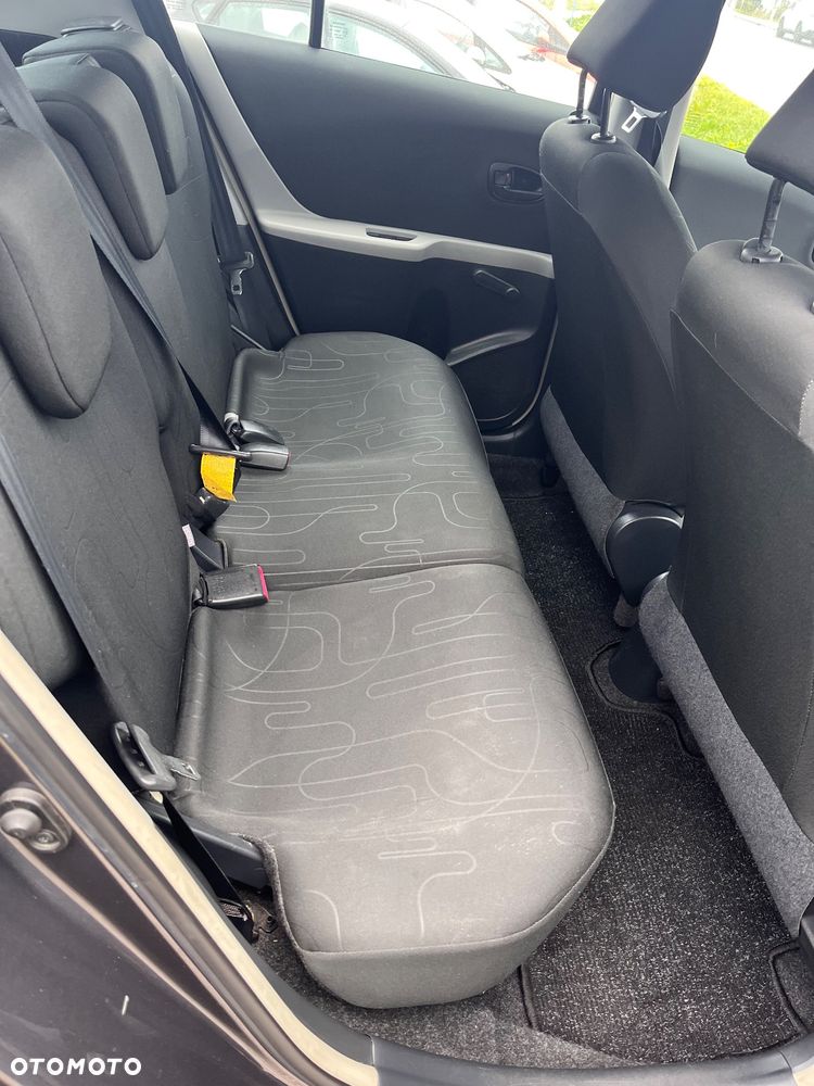 Toyota Yaris - 22