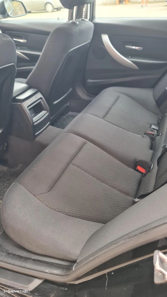 BMW 318 Gran Turismo d Sport Line - 15