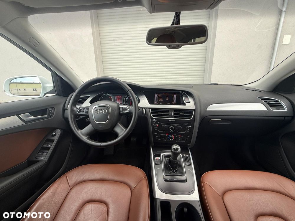 Audi A4 Avant 2.0 TDI DPF Ambiente - 19