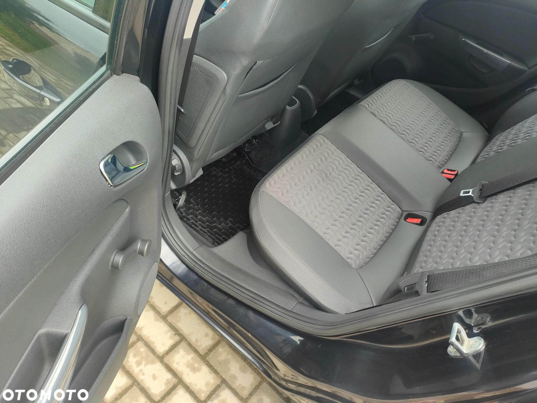 Opel Corsa 1.2 16V Cosmo - 19