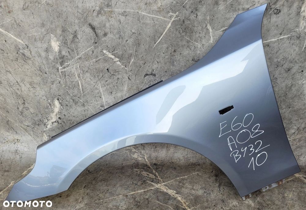 BŁOTNIK LEWY PRZÓD BMW E60 E61 A08 SILBERGRAU B432