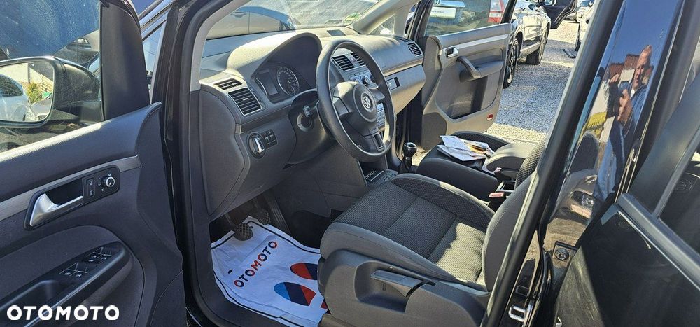 Volkswagen Touran - 29