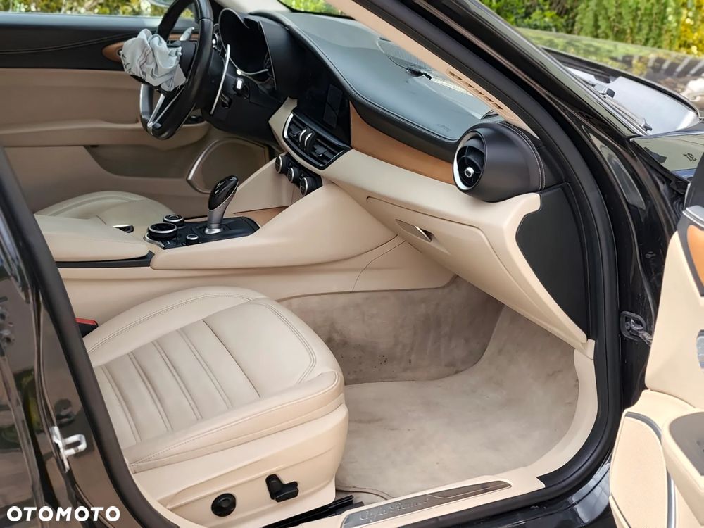 Alfa Romeo Giulia 2.0 Turbo Business - 9