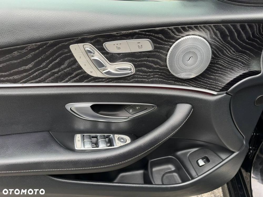 Mercedes-Benz Klasa E 300 9G-TRONIC - 21