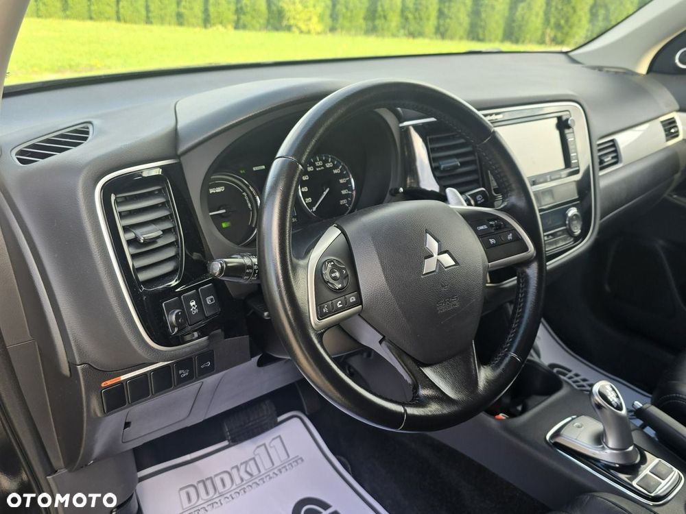 Mitsubishi Outlander - 18