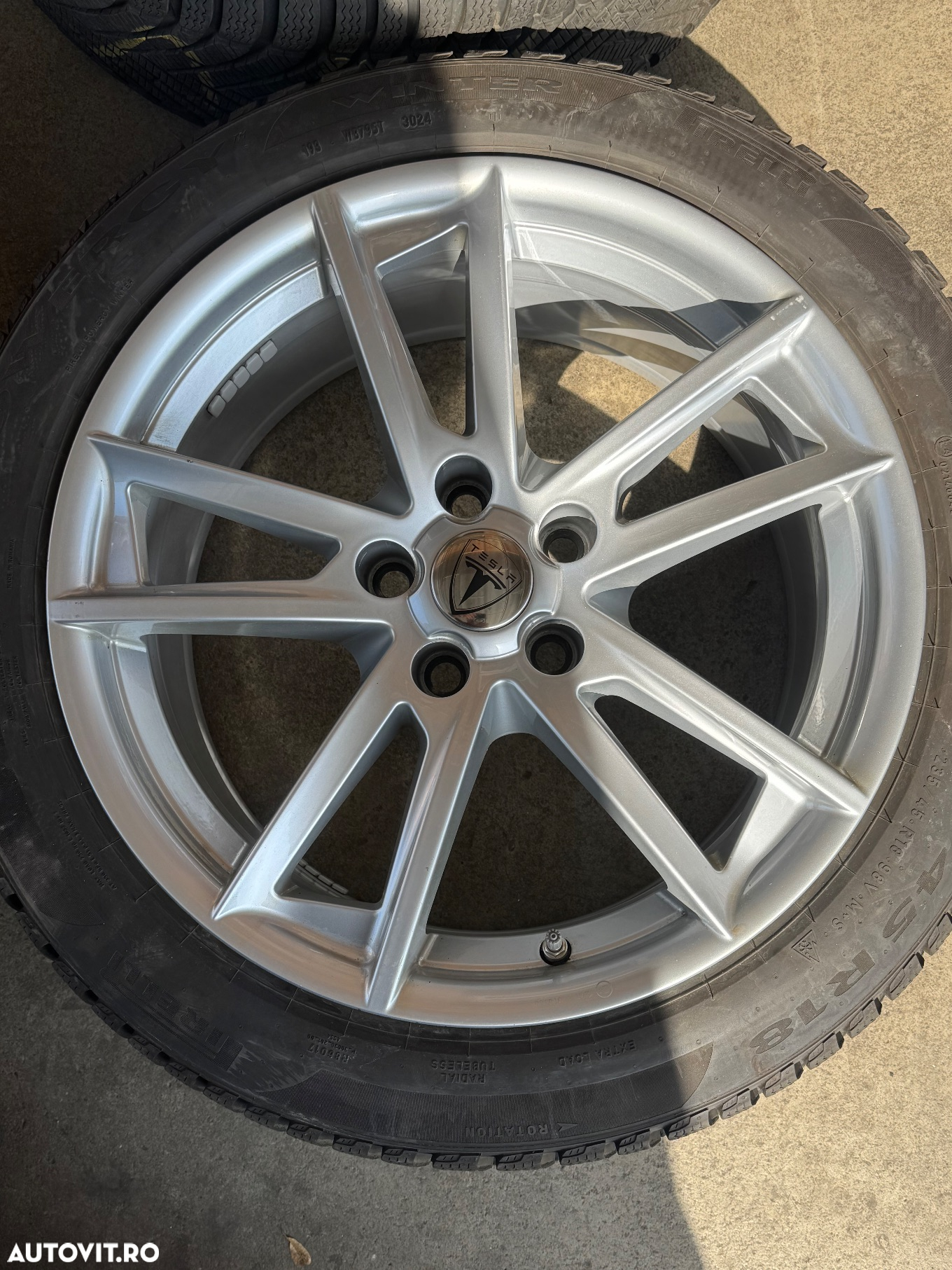 Vând jante originale Tesla 3 pe 18” cu anvelope de iarnă ca noi - 4