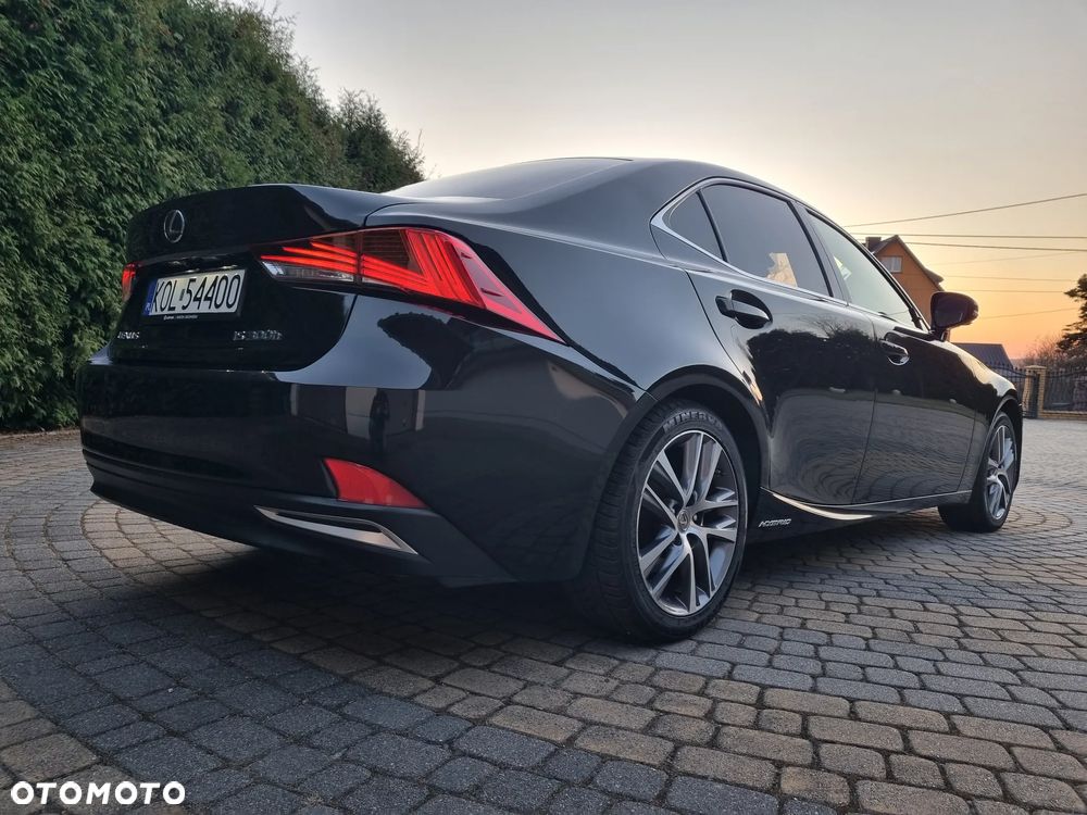 Lexus IS Business Edition - 19
