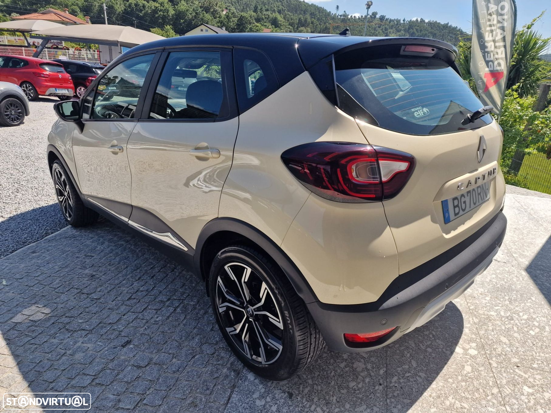 Renault Captur 1.5 dCi Exclusive - 4