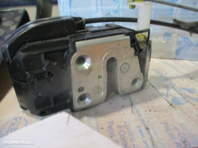 Fecho Fec4906 NISSAN MICRA 3 K12E 2010 1.5DCI 85CV  5P PRETO F ESQ 6 PINOS - 4