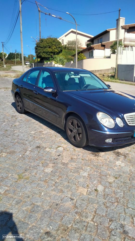 Mercedes-Benz E 270 2002 photo 2