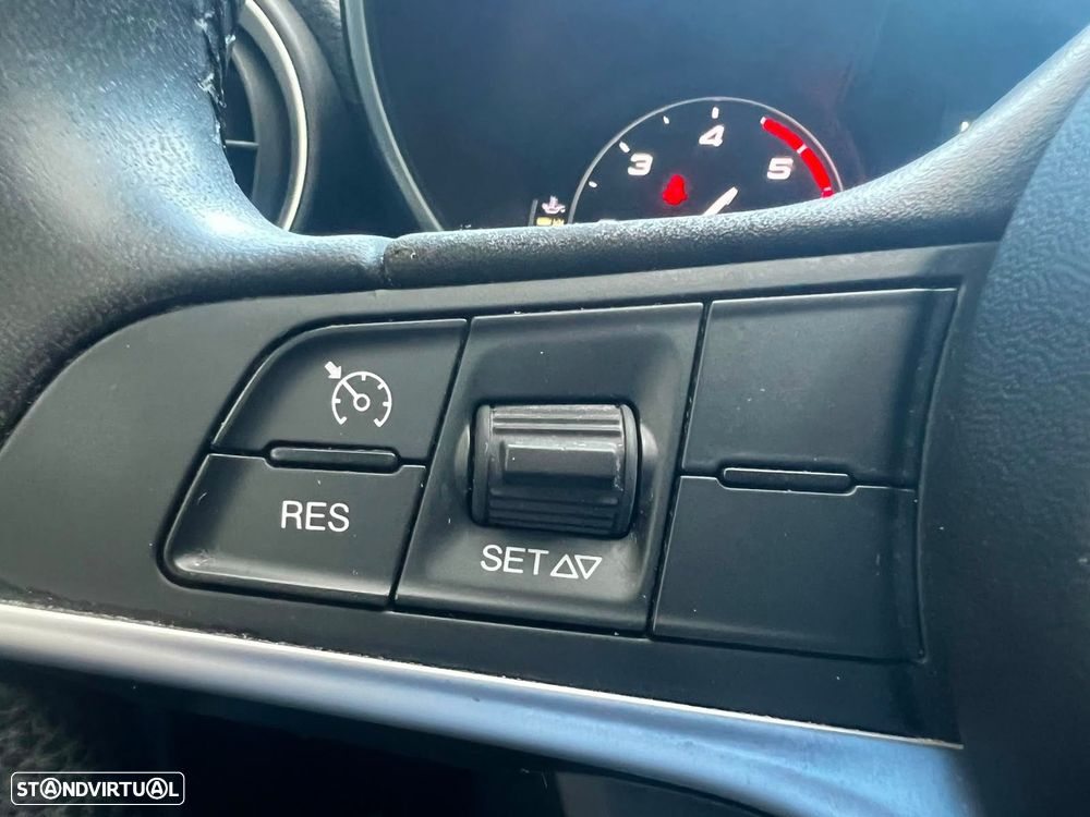 Alfa Romeo Giulia 2.2 D Super - 24