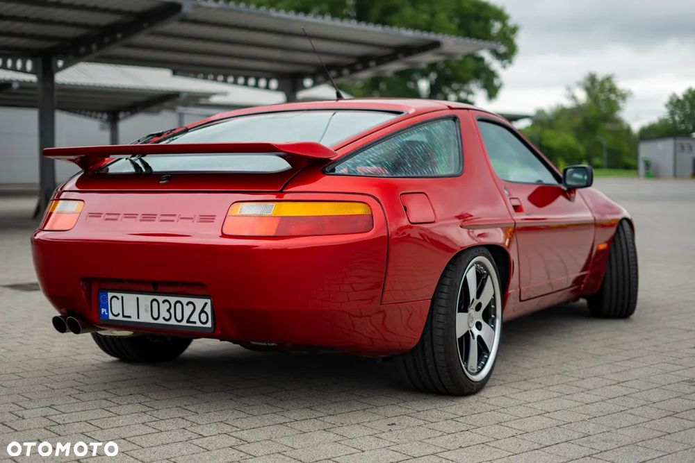 Porsche 928 S4 - 26