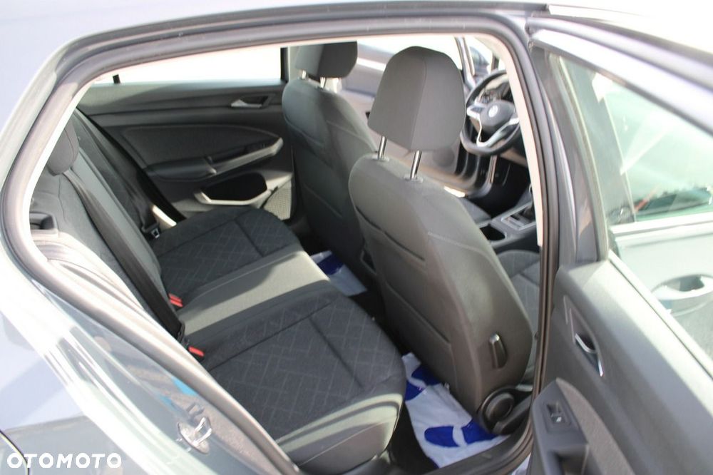 Volkswagen Golf - 25