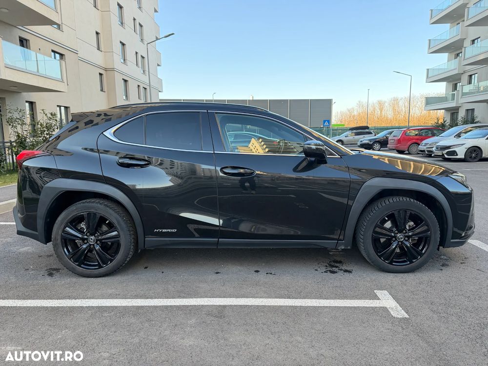 Lexus UX 250h E-FOUR Luxury ML - 9