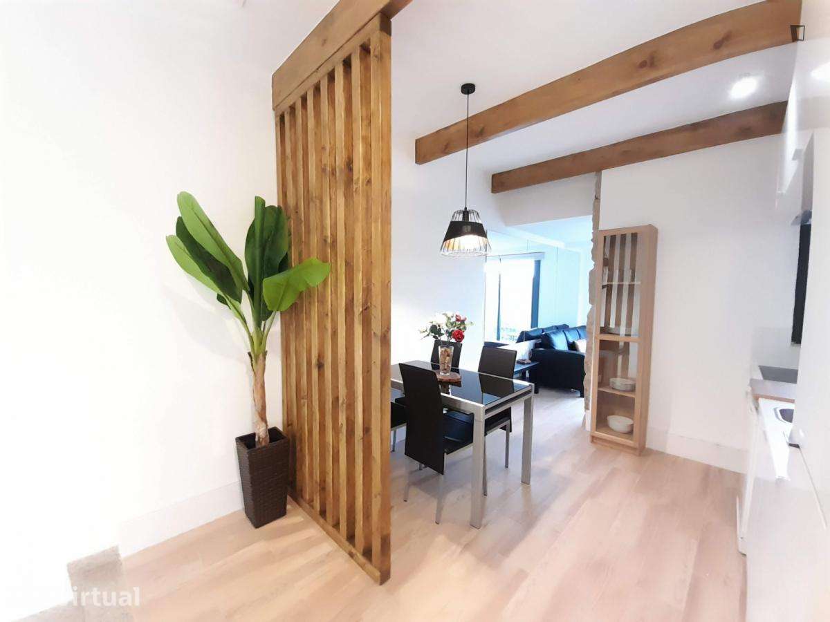Apartamento com 3 quartos - localizado em Santa Marinha Porto - Grande imagem: 2/15