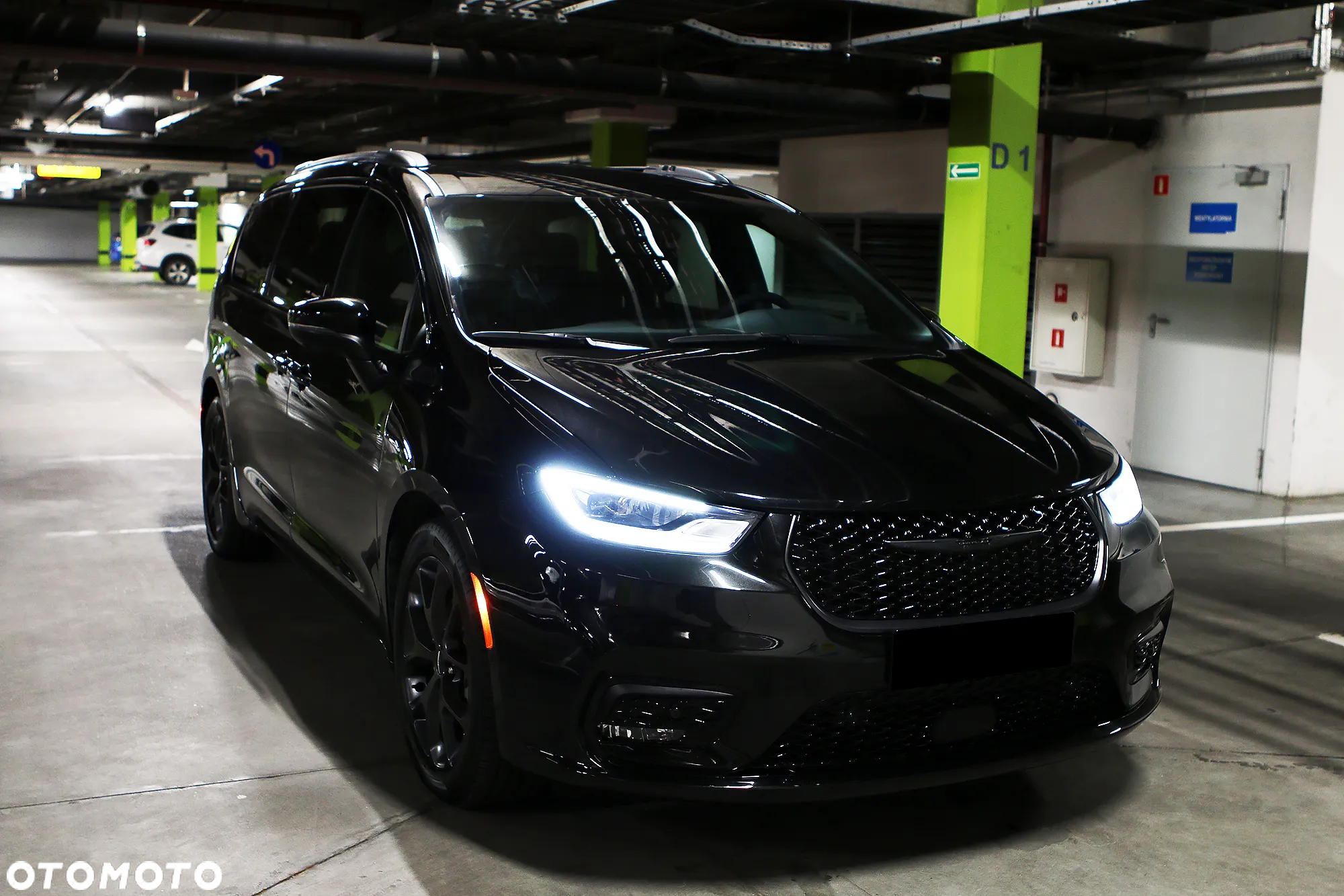 Chrysler Pacifica - 4