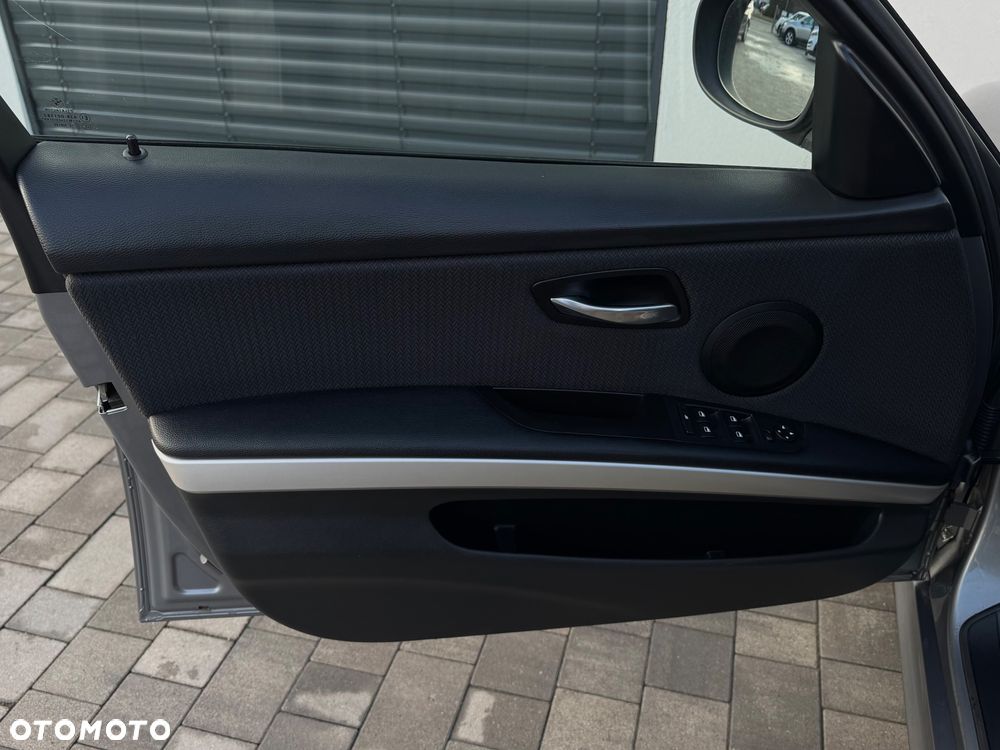 BMW Seria 3 320d DPF - 16