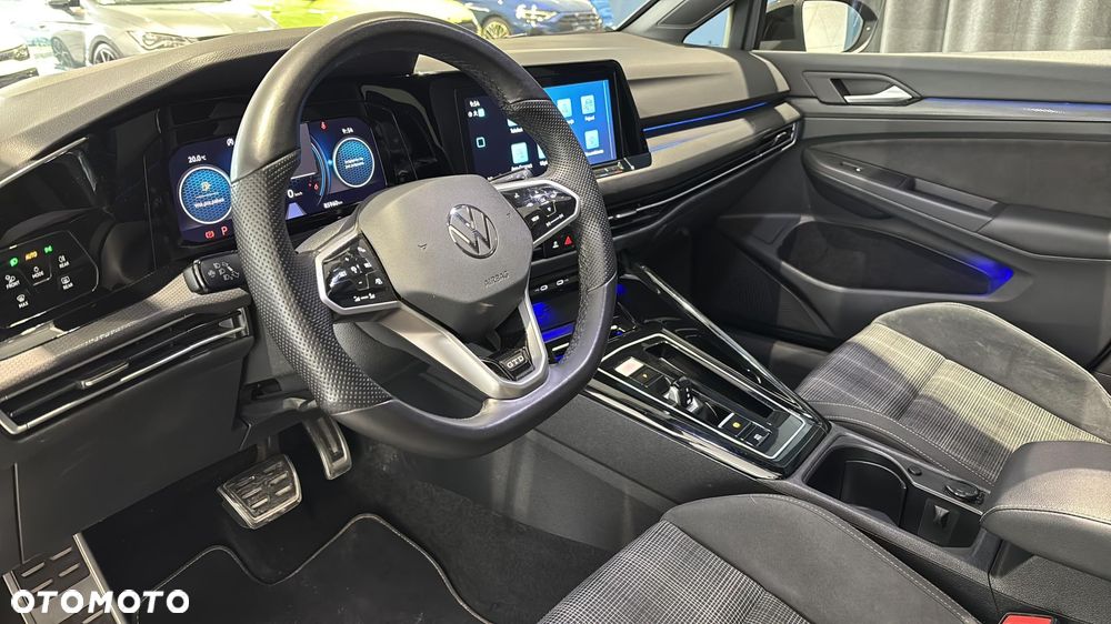 Volkswagen Golf - 10