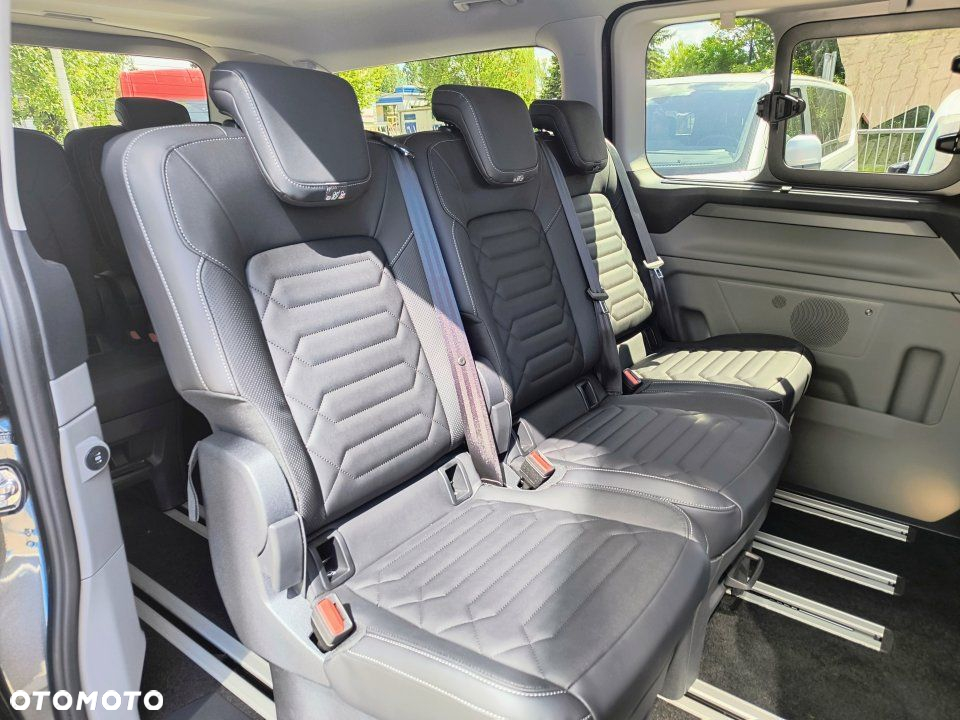 Ford Tourneo Custom - 8