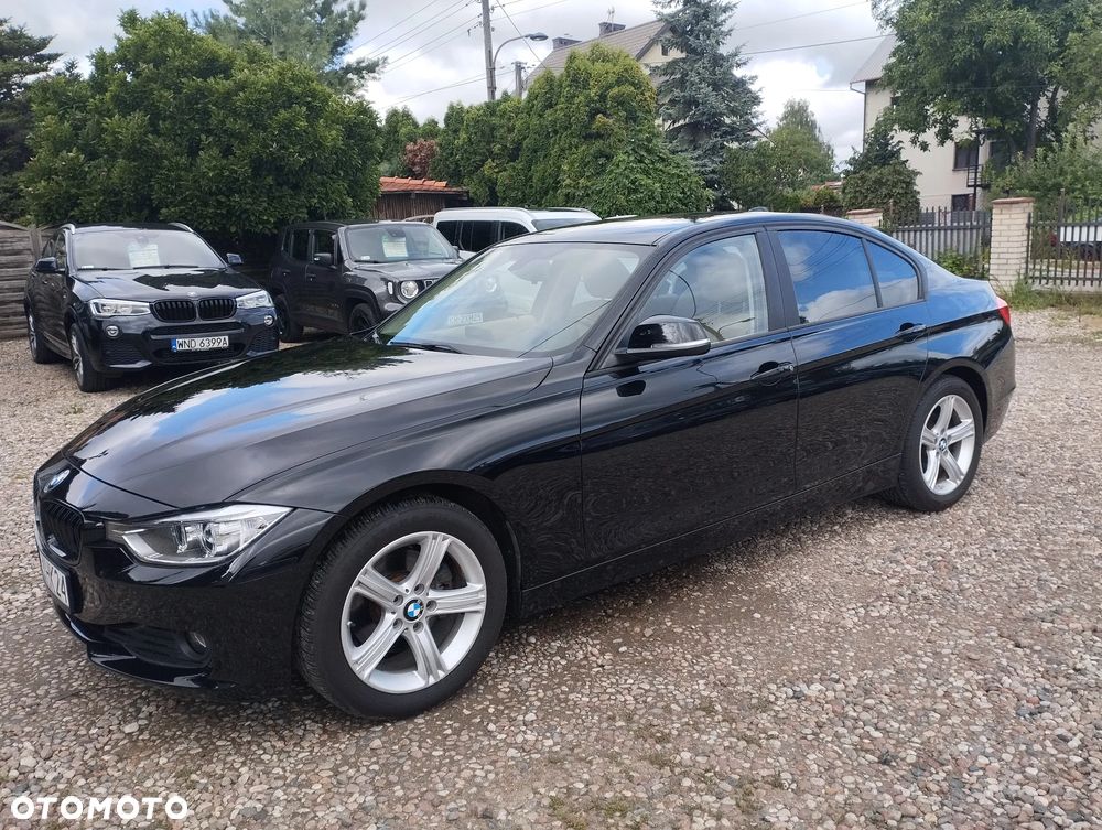 BMW Seria 3 320i - 28