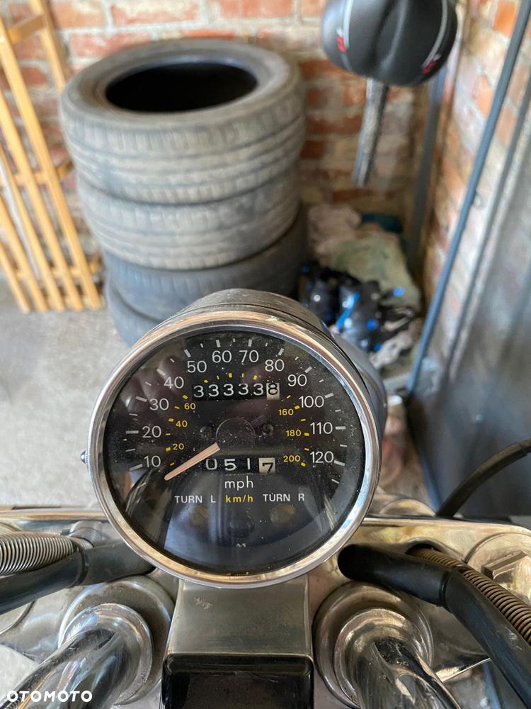Suzuki Intruder - 6