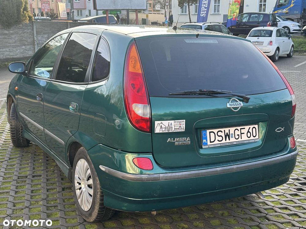 Nissan Almera Tino 1.8 - 8