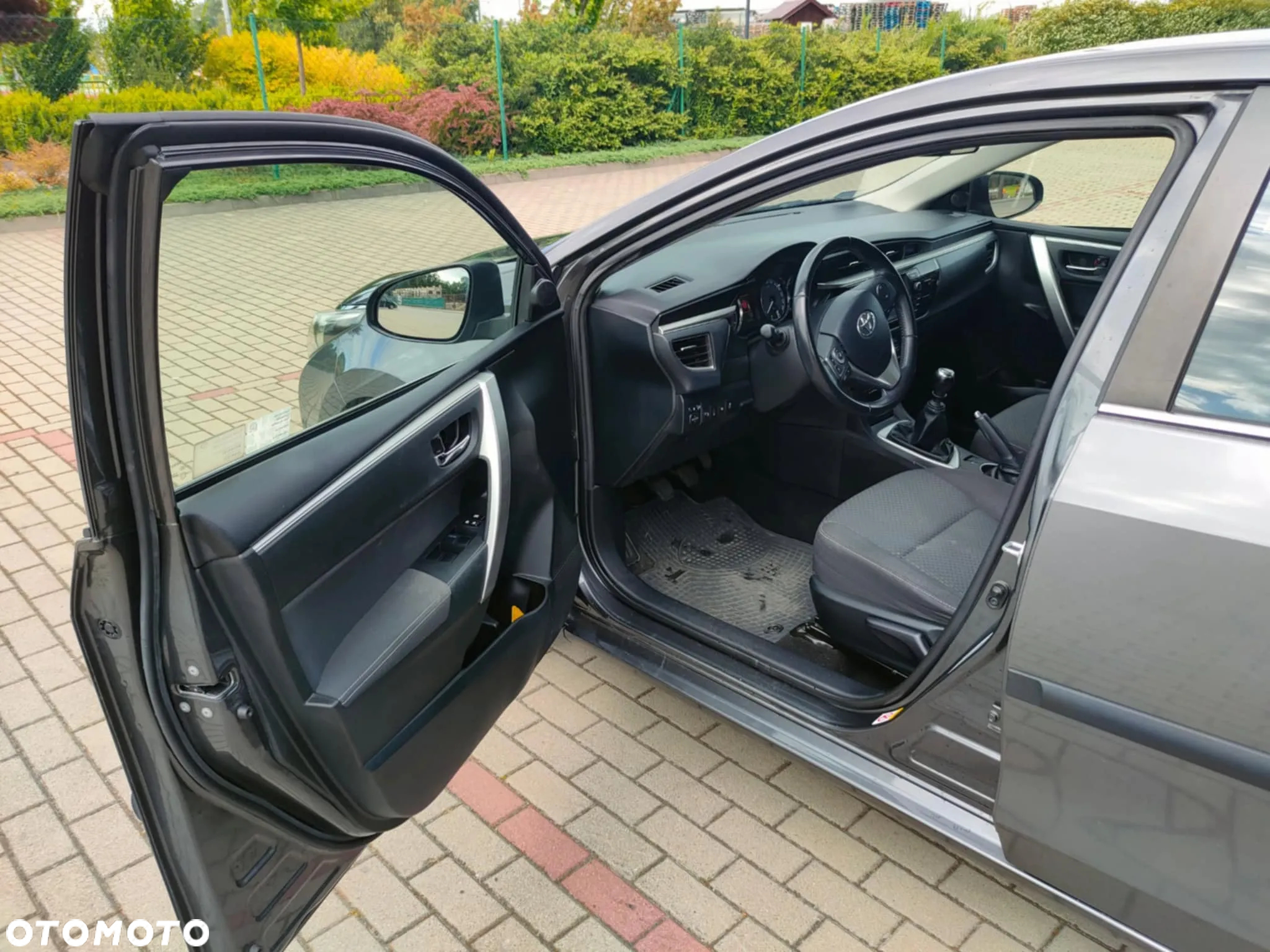 Toyota Corolla 1.6 Premium + - 7