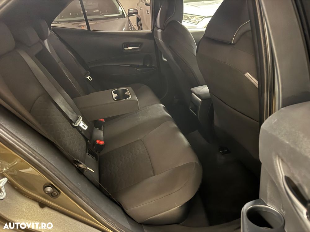 Toyota Corolla - 24