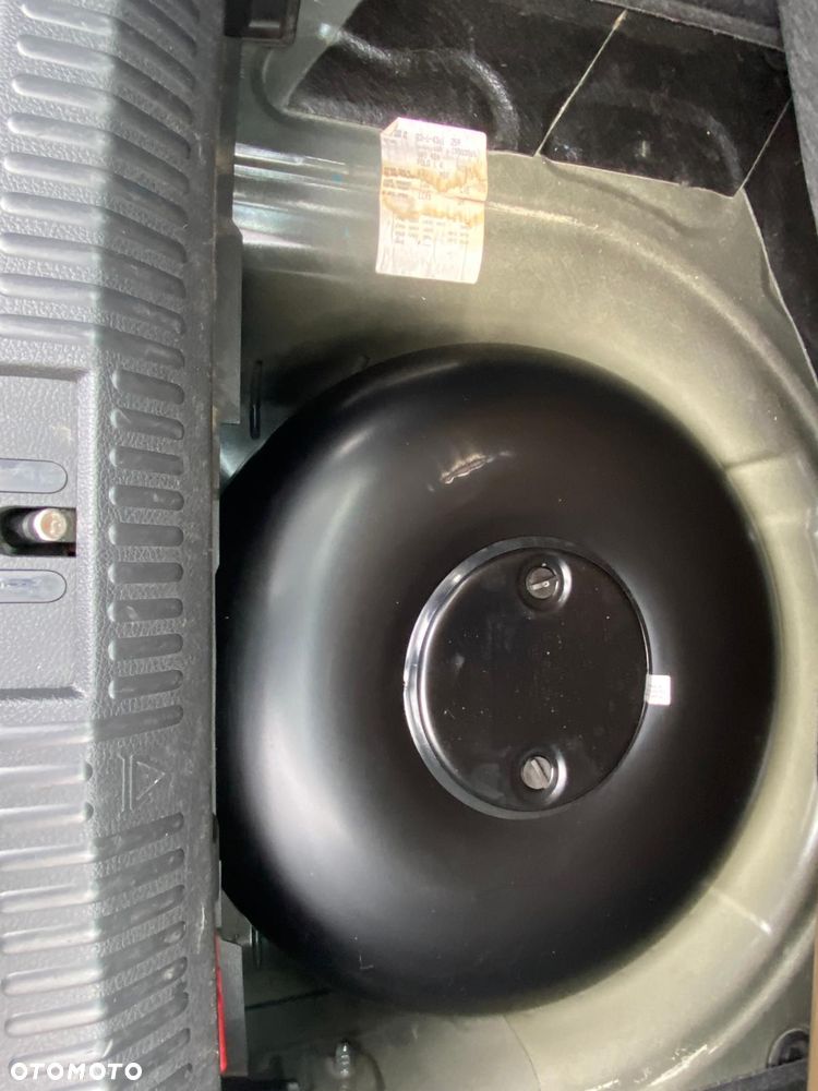 Volkswagen Polo - 11