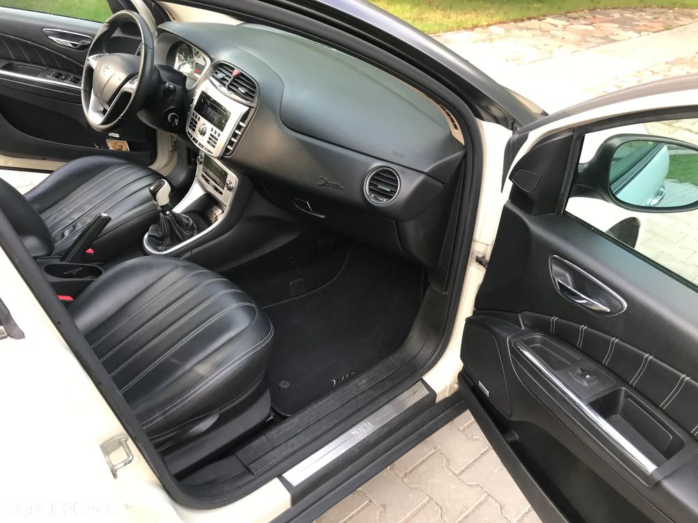 Lancia Delta 1.4 T-Jet Platino - 9