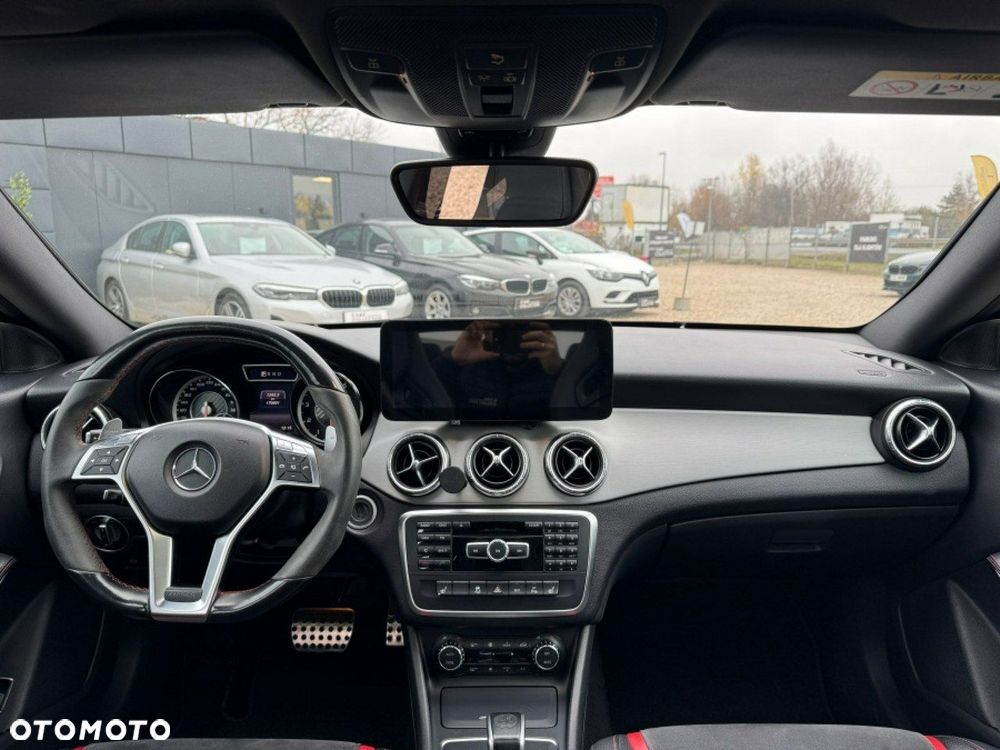 Mercedes-Benz CLA - 12