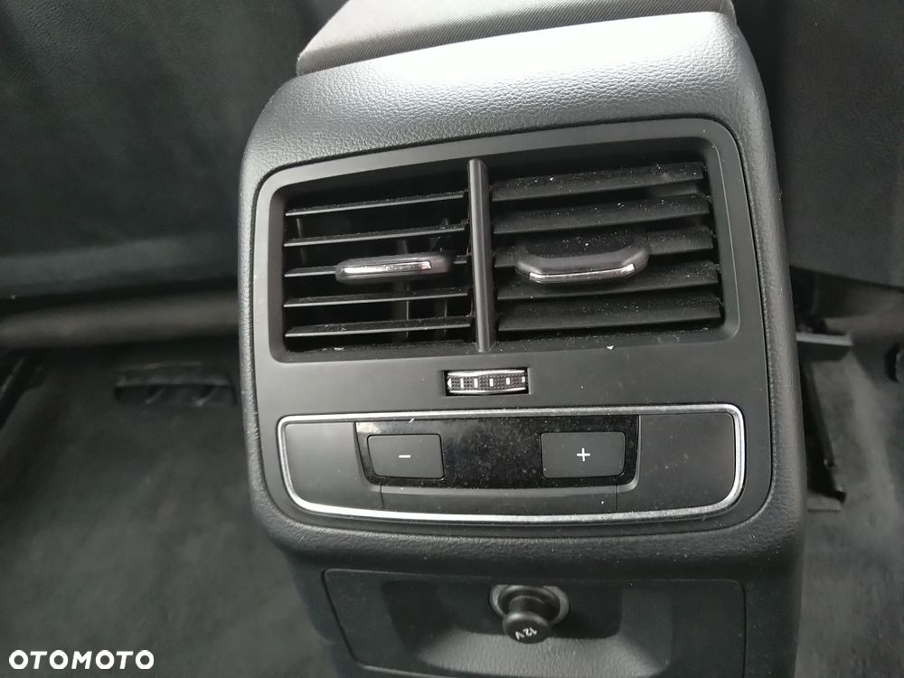 Audi A4 Avant 40 TFSI S tronic - 19