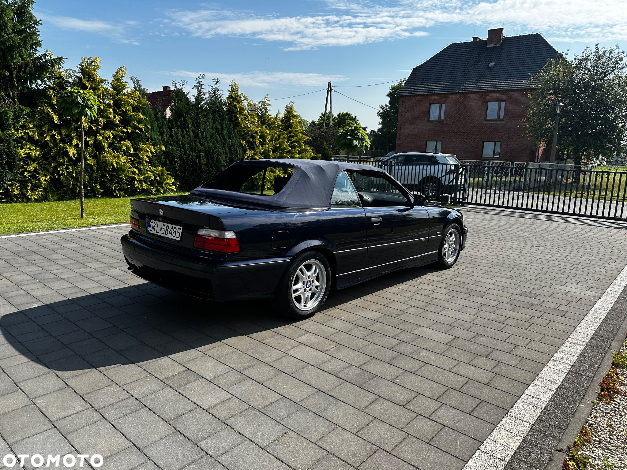 BMW Seria 3 318i Cabriolet - 25