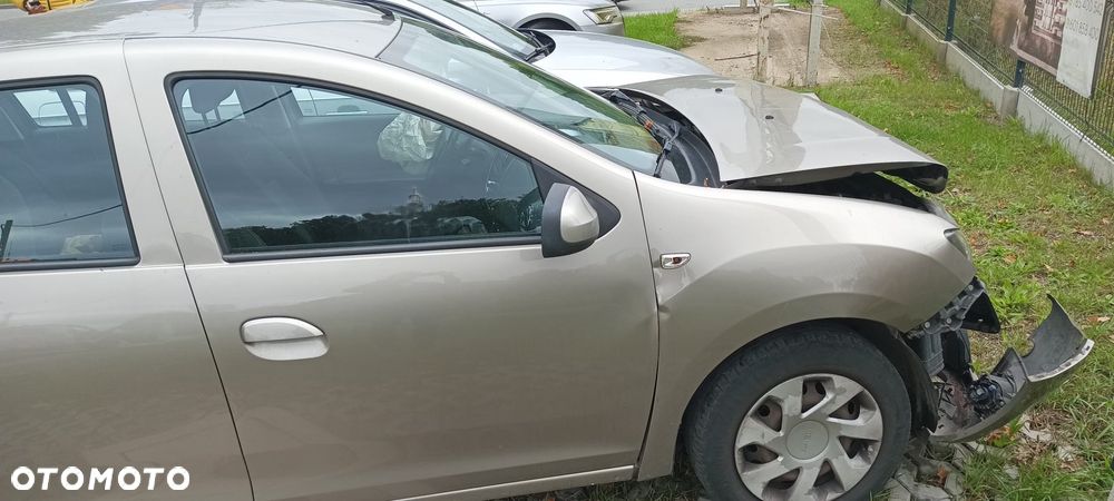 Dacia Logan 2015 photo 2