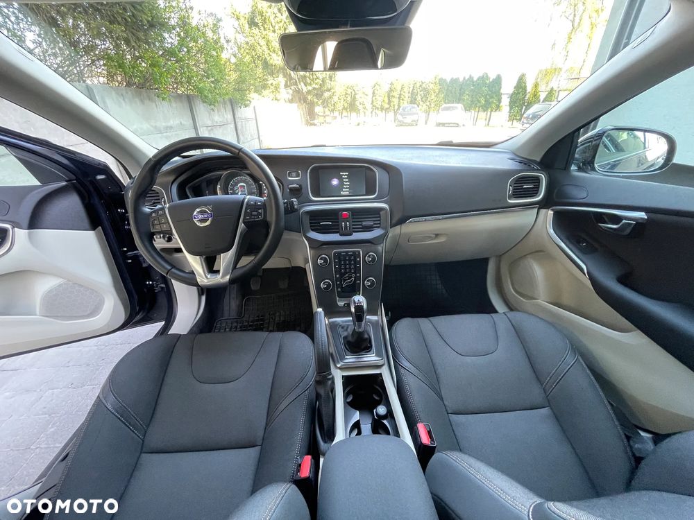 Volvo V40 Cross Country T3 Momentum - 5