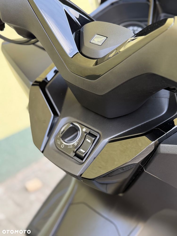 Honda NSS - 18